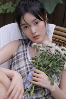 亚洲国产美女九九